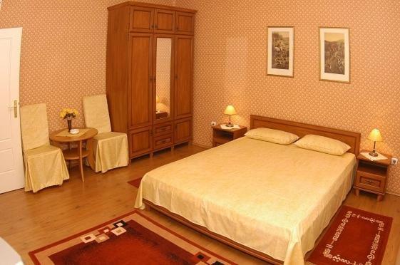 Peron Panzio Bed & Breakfast Debrecen Ngoại thất bức ảnh